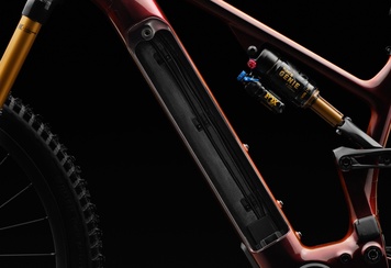 MTB-3298_MY24_LEVO_SW_SWAT-DETAIL_0865_V2_1080x1350-20250224-235046