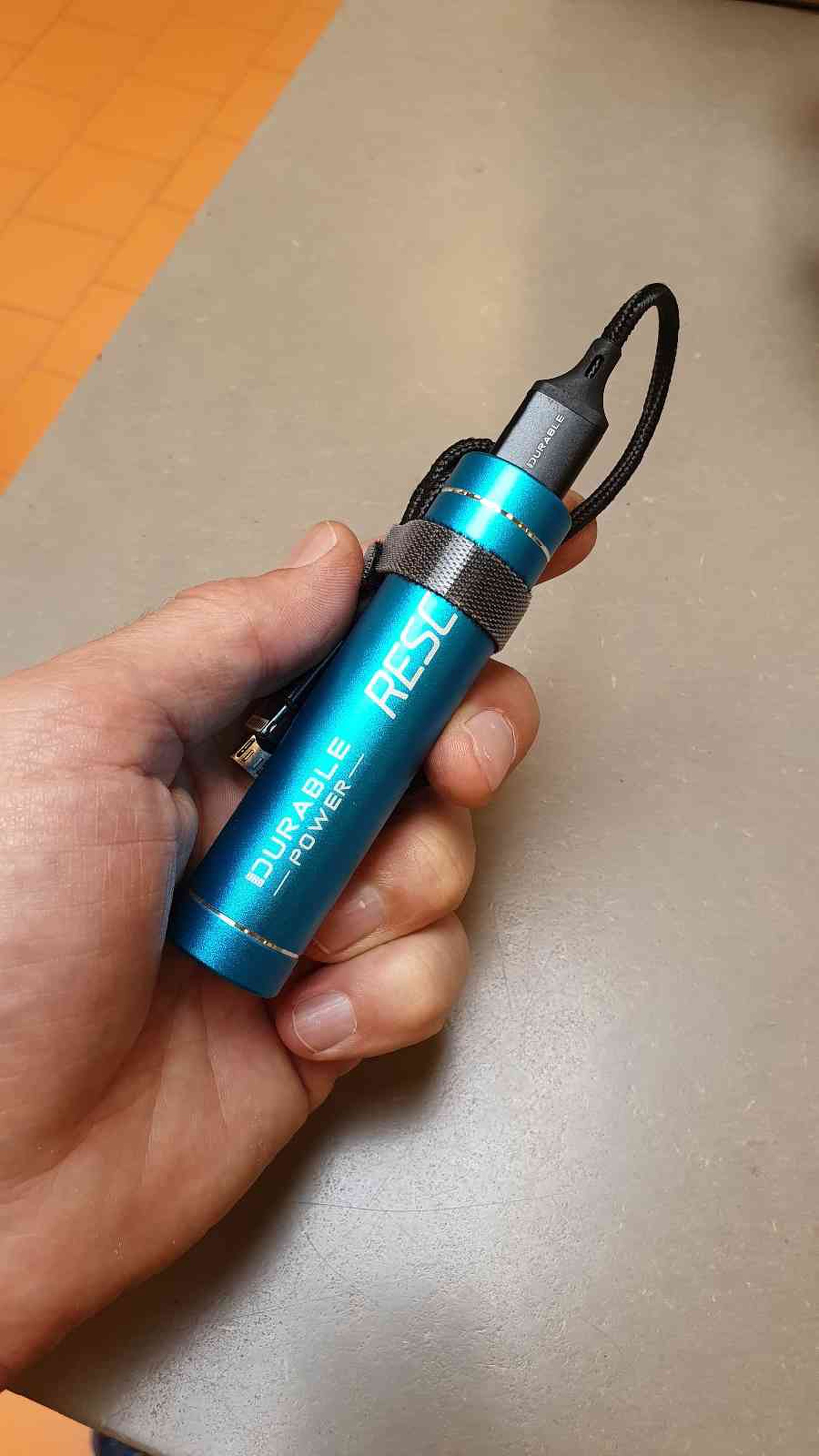 Rescue - Mini powerbank fait avec des cellules de batteries de vélos électriques