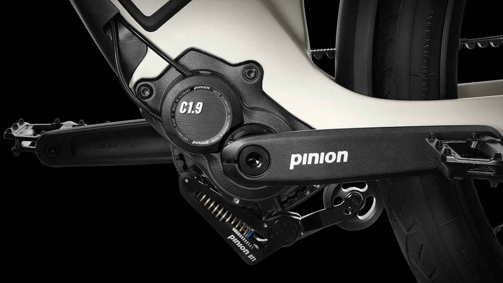 ST3 Pinion LTD 828Wh